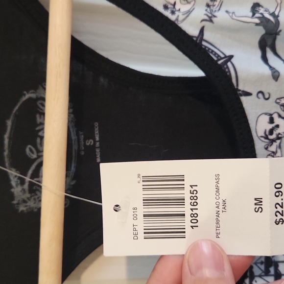 Hot Topic NWT Disney Peter Pan Tank Top Small - Picture 6 of 9